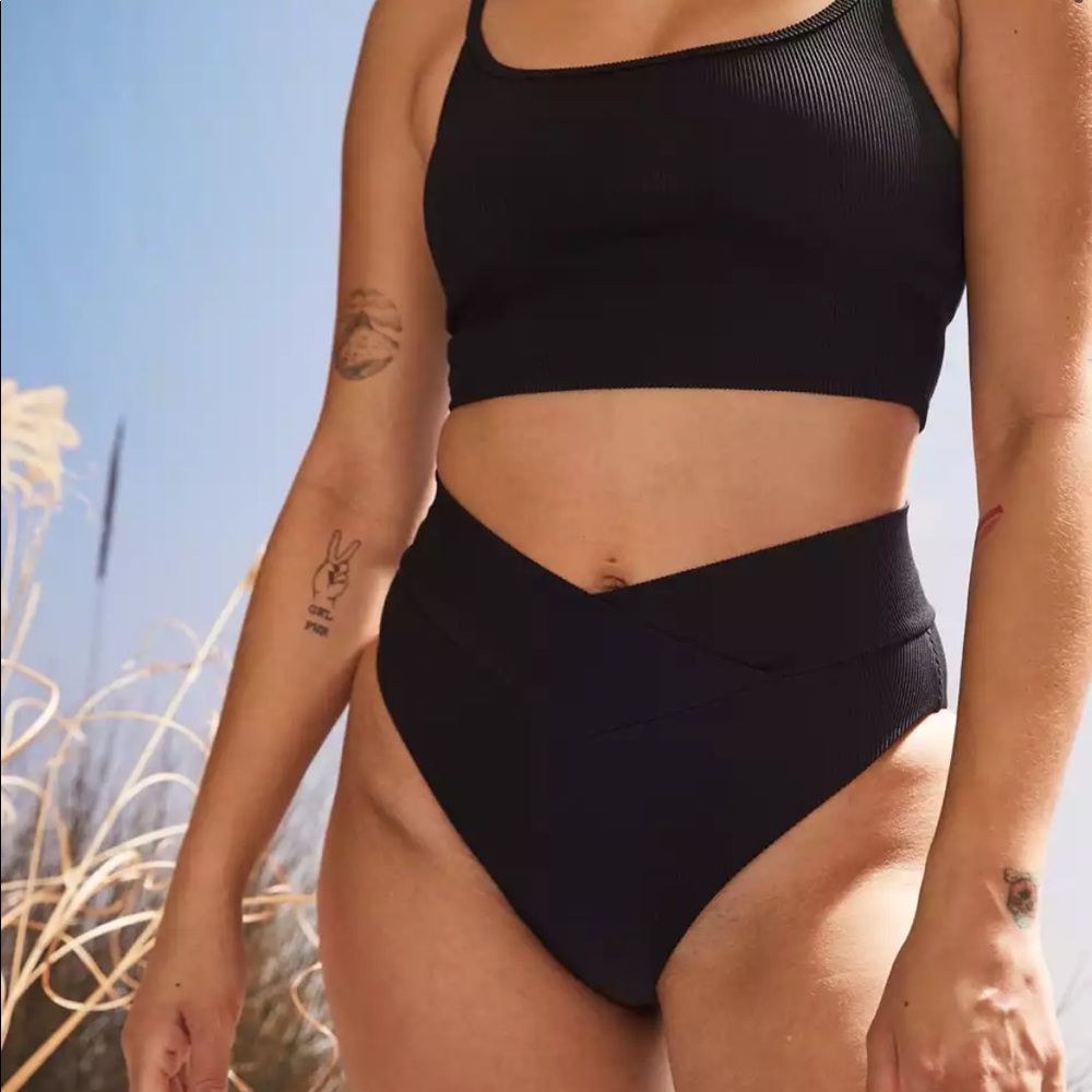 Ribbed Crossover High Cut Cheeky Bikini Bottom